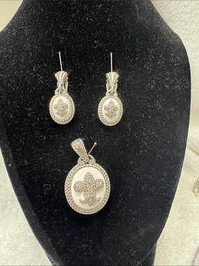 Judith Ripka Cream and Silver Fleur-de-Lis Pendant with Matching Earrings